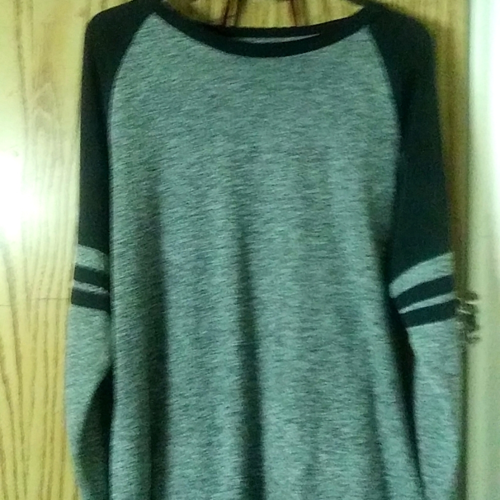 Brooklyn clothing long lenghth m long sleeve